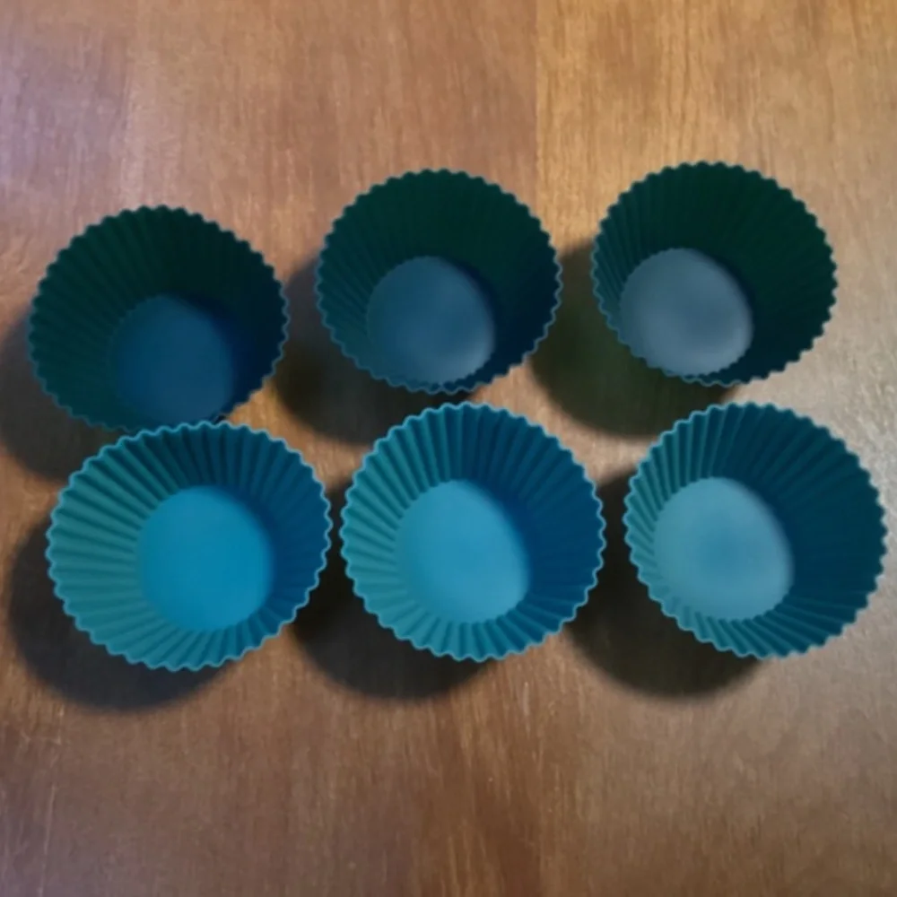 Muffin/Cake Silicone Mold 12 pieces Assorted colors